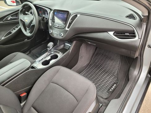 Used 2024 Chevrolet Malibu LT image 9