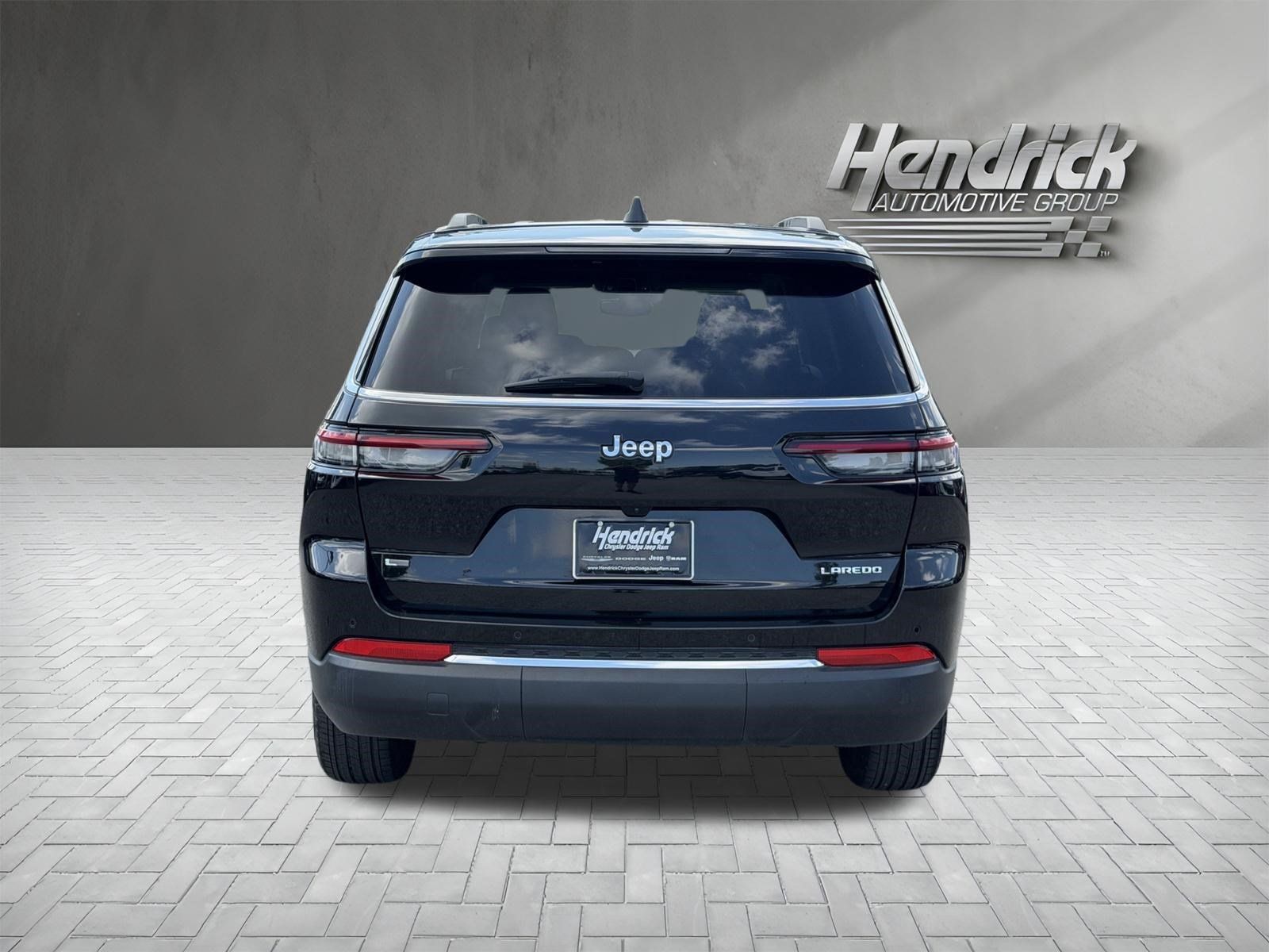 Used 2022 Jeep Grand Cherokee L Laredo w/ Luxury Tech Group I RWD image 9
