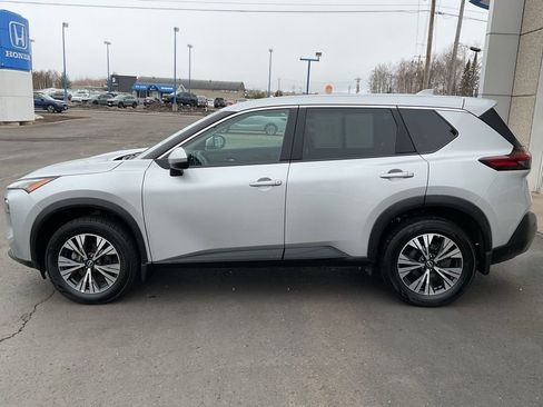 Used 2022 Nissan Rogue SV image 8