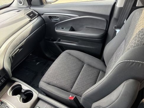Used 2023 Honda Ridgeline Sport image 16
