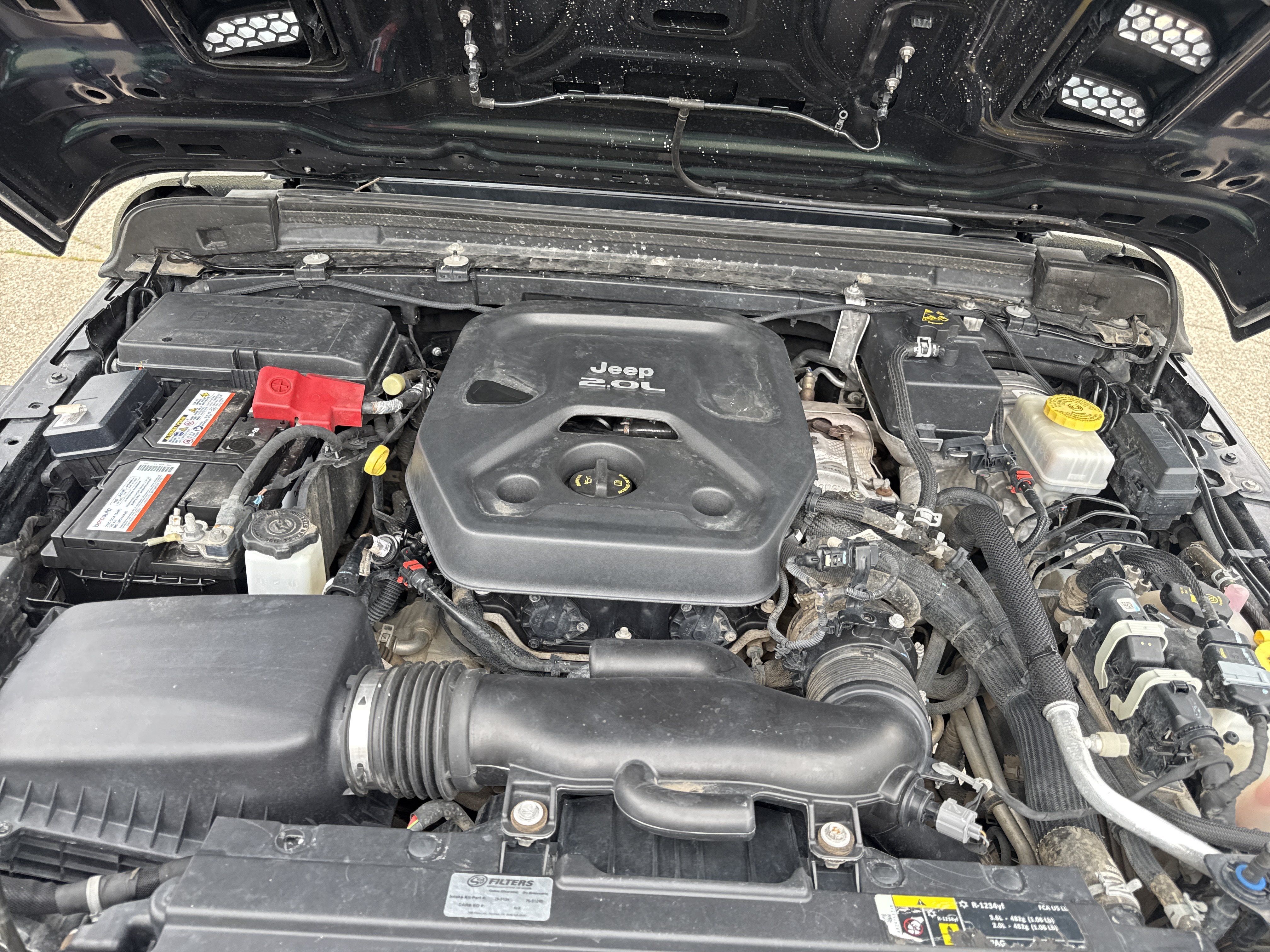 Used 2018 Jeep Wrangler Unlimited Sahara AWD/4WD image 12