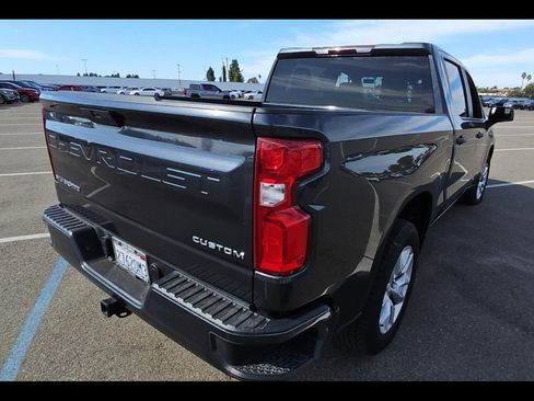 Used 2022 Chevrolet Silverado 1500 Custom w/ Safety Confidence Package RWD image 5