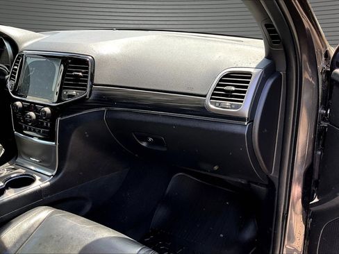 Used 2020 Jeep Grand Cherokee Limited AWD/4WD image 18