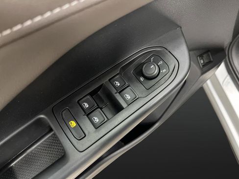 Used 2022 Volkswagen Taos SEL image 26