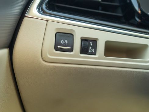 Used 2020 Cadillac XT6 Premium Luxury image 35