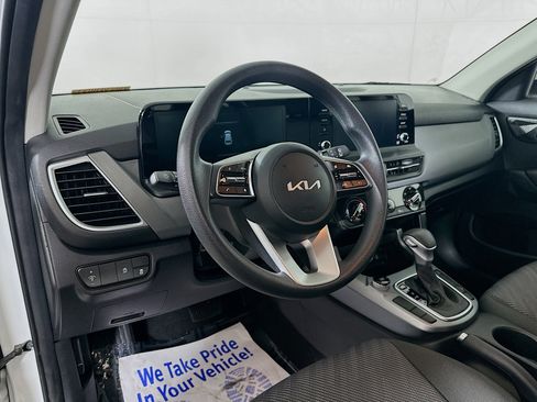 Certified 2025 Kia Seltos LX AWD/4WD image 9