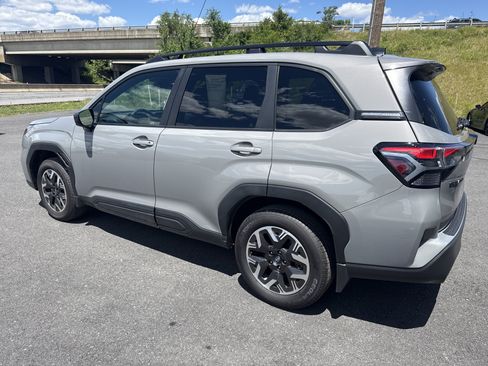 Used 2026 Subaru Forester Premium AWD/4WD image 6