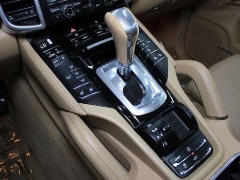 Used 2013 Porsche Cayenne AWD/4WD image 16