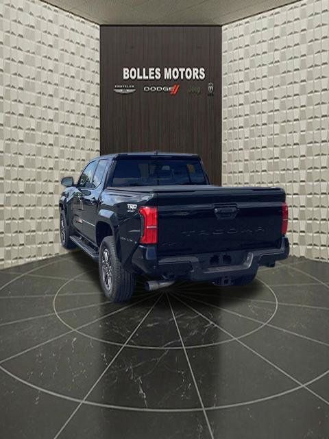 Used 2025 Toyota Tacoma TRD Sport w/ TRD Sport Upgrade Package AWD/4WD image 10