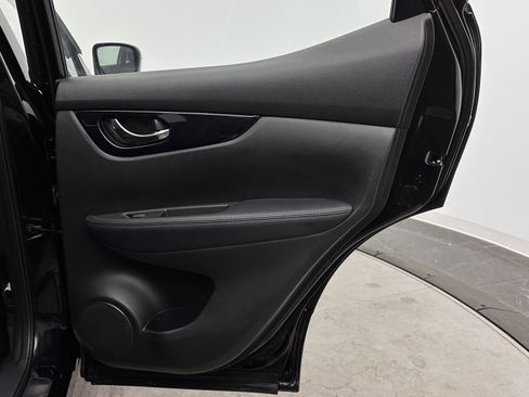 Used 2019 Nissan Rogue Sport SV image 29