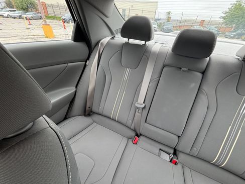Used 2025 Hyundai Elantra SEL FWD image 36