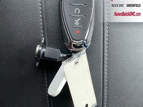 Used 2023 Chevrolet Traverse LT w/ LPO, Floor Liner Package image 18