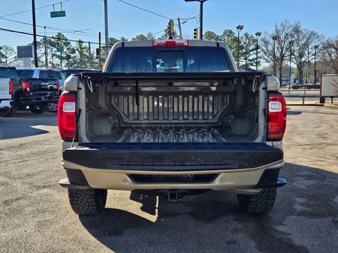 Used 2024 GMC Canyon AT4 w/ Technology Package image 4