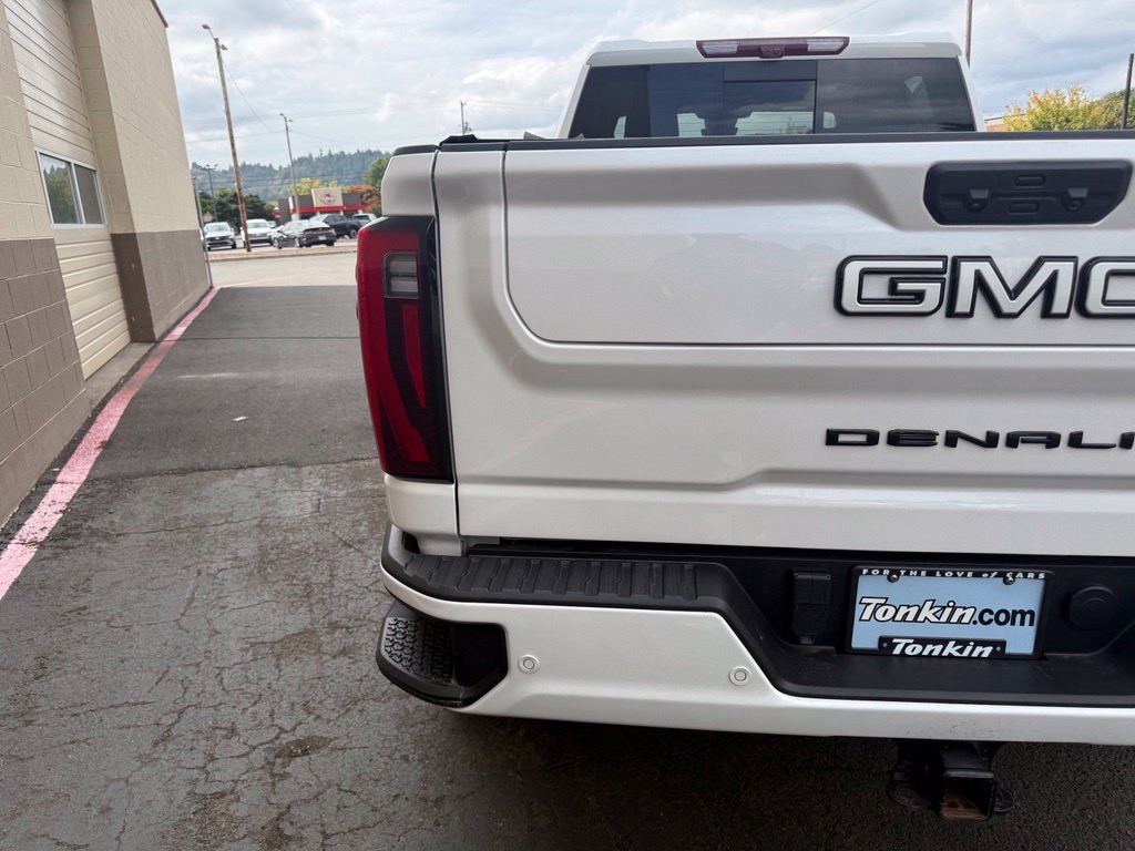 Used 2024 GMC Sierra 3500 Denali Ultimate AWD/4WD image 7