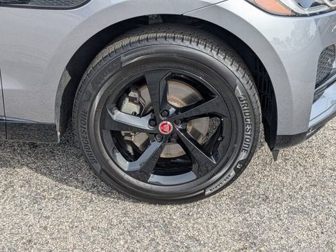 Used 2023 Jaguar F-PACE S image 10