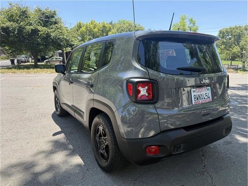 Used 2021 Jeep Renegade Sport FWD image 3