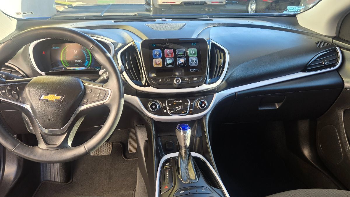Used 2017 Chevrolet Volt LT FWD image 7