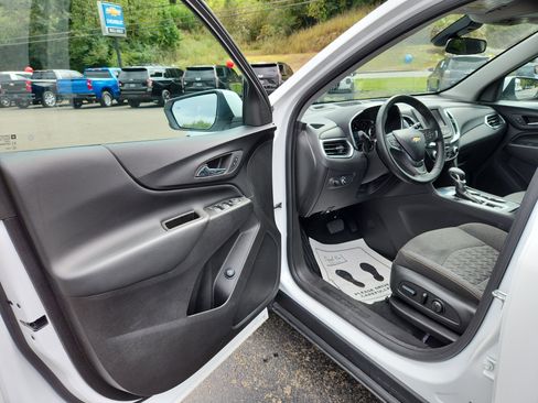 Used 2024 Chevrolet Equinox LT image 20