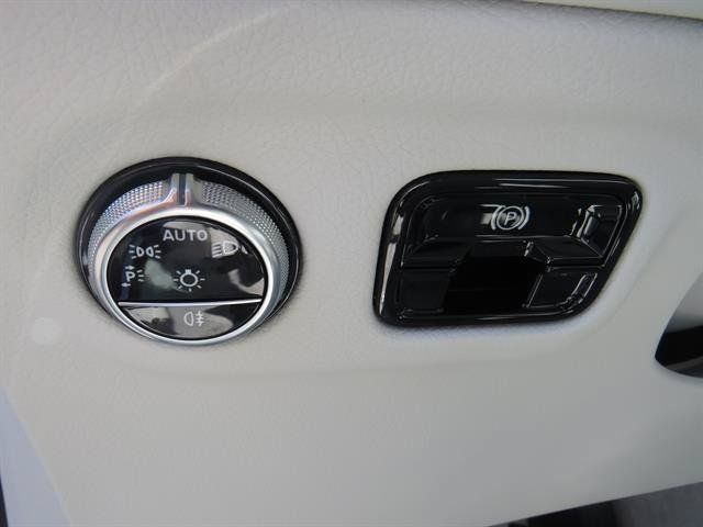 Certified 2023 Mercedes-Benz EQE 350+ 4MATIC SUV w/ Exclusive Trim Package image 16
