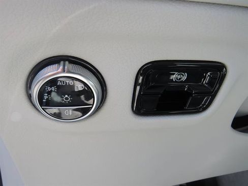 Certified 2023 Mercedes-Benz EQE 350+ 4MATIC SUV w/ Exclusive Trim Package image 16