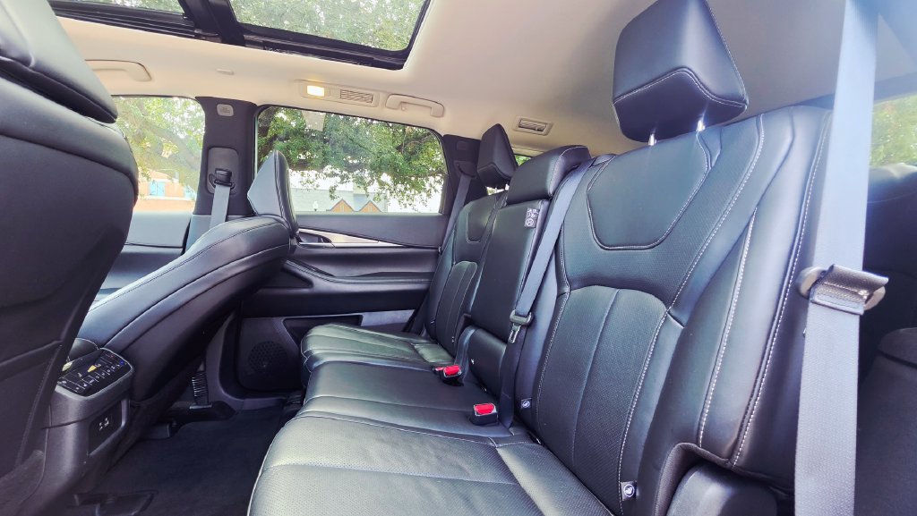 Used 2025 INFINITI QX60 Luxe AWD/4WD image 16