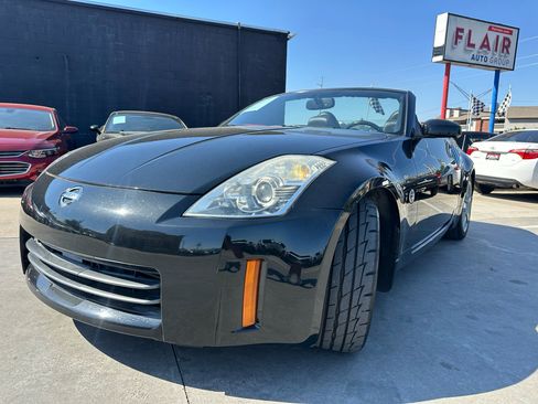 Used 2006 Nissan 350Z Touring image 10