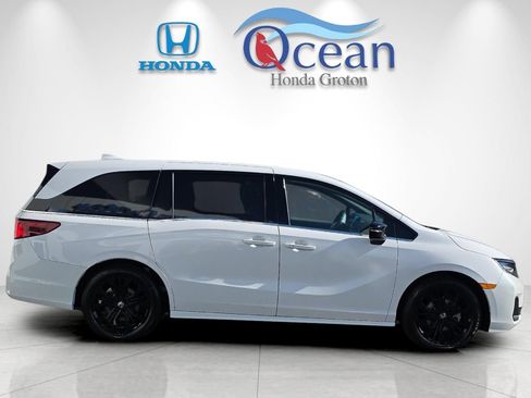 Used 2025 Honda Odyssey Sport-L image 2