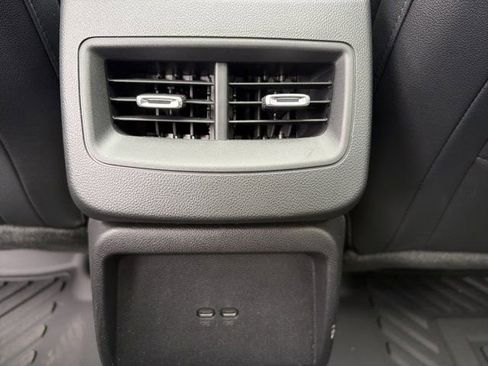 Used 2025 Chevrolet Equinox EV LT w/ Convenience Package image 13