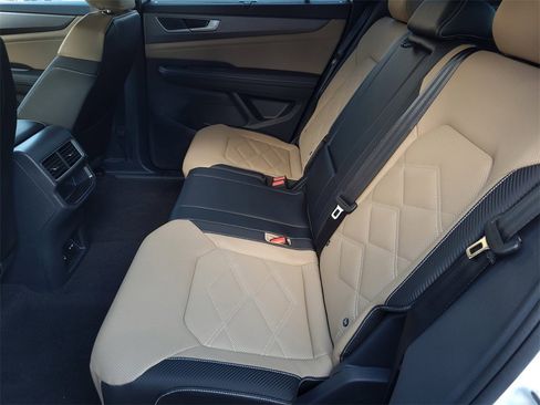 New 2024 Volkswagen Atlas Cross Sport SE image 4