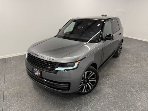 Used 2023 Land Rover Range Rover SE image 2