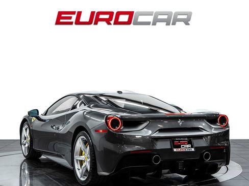 Used 2018 Ferrari 488 GTB RWD image 3