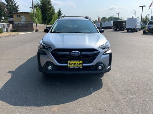 Used 2023 Subaru Outback Premium image 10