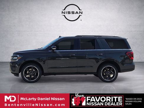 Used 2023 Ford Expedition Limited AWD/4WD image 3
