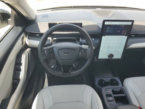 Used 2025 Ford Mustang Mach-E Premium RWD image 19