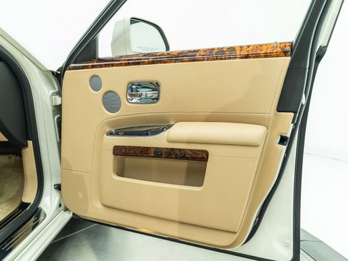 Used 2013 Rolls-Royce Ghost image 61
