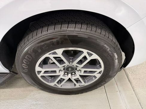 New 2026 Ford Expedition Active RWD image 5