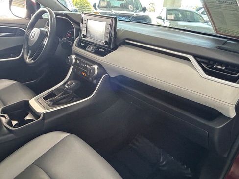 Used 2020 Toyota RAV4 XLE Premium image 29