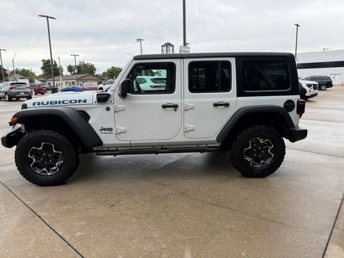Used 2022 Jeep Wrangler Unlimited Rubicon 4xe w/ Cold Weather Group AWD/4WD image 8
