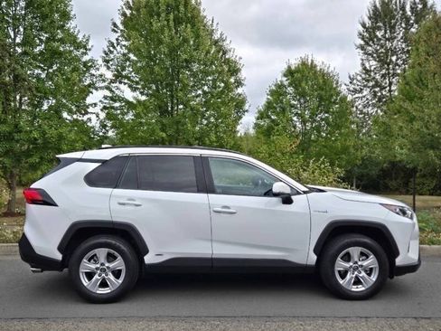 Used 2020 Toyota RAV4 XLE w/ Convenience Package AWD/4WD image 5