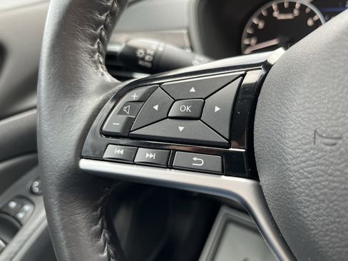 Used 2024 Nissan Altima 2.5 SV w/ SV Premium Package image 18