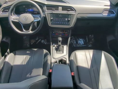 Certified 2024 Volkswagen Tiguan SE image 13