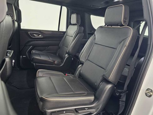 Used 2023 GMC Yukon XL SLT w/ SLT Premium Package image 20