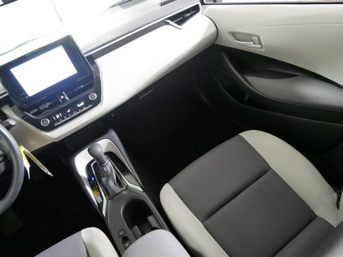 Used 2023 Toyota Corolla LE image 11