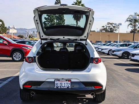 Used 2019 MAZDA MAZDA3 Hatchback w/ Preferred Package image 27