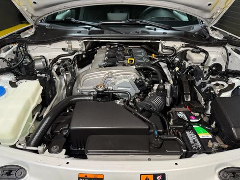 Used 2016 MAZDA MX-5 Miata Club RWD image 25