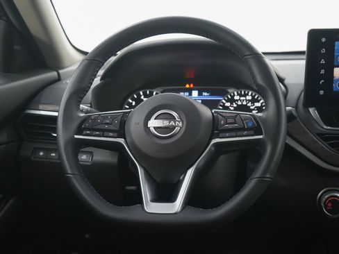 Used 2023 Nissan Altima 2.5 SV w/ SV Premium Package AWD/4WD image 15