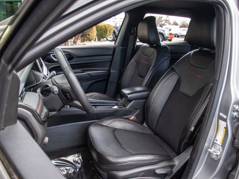 Used 2023 Jeep Compass Trailhawk image 10