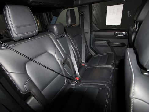 Used 2025 Ford Bronco Outer Banks image 25