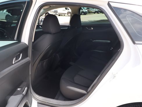 Used 2024 Kia K5 LXS FWD image 25