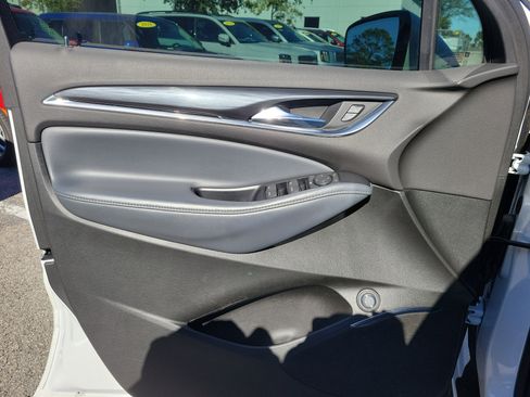 Used 2022 Buick Enclave Essence image 20